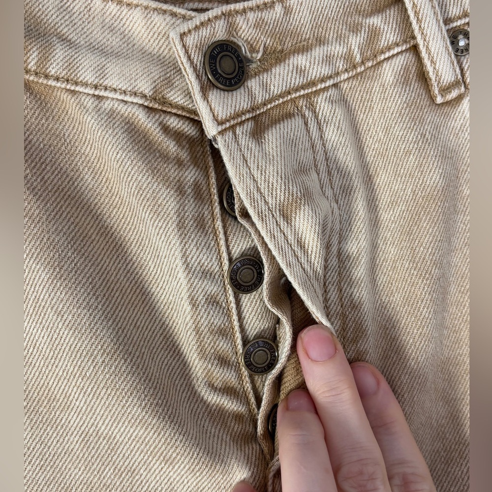 We The Free Button Fly Distressed Khaki Colored Denim Jeans Strait Leg Size 24 - Picture 4 of 6